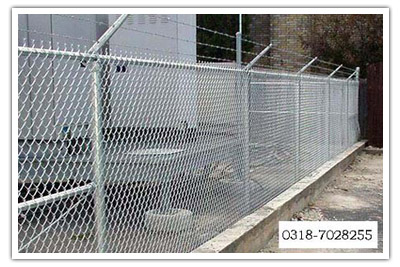 供应热镀锌护栏网,机场围栏 华航网栏厂(图)
