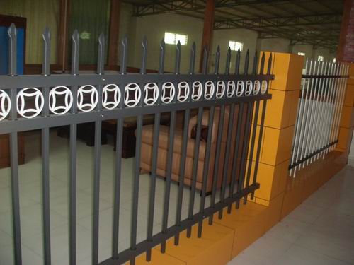 广东宏发锌钢长期供应新型栅栏围栏锌合金护栏