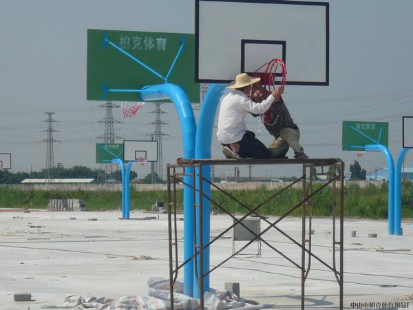 供应篮球架、珠海篮球架、梅州篮球架、汕头篮球架、尽在中山柏克体育