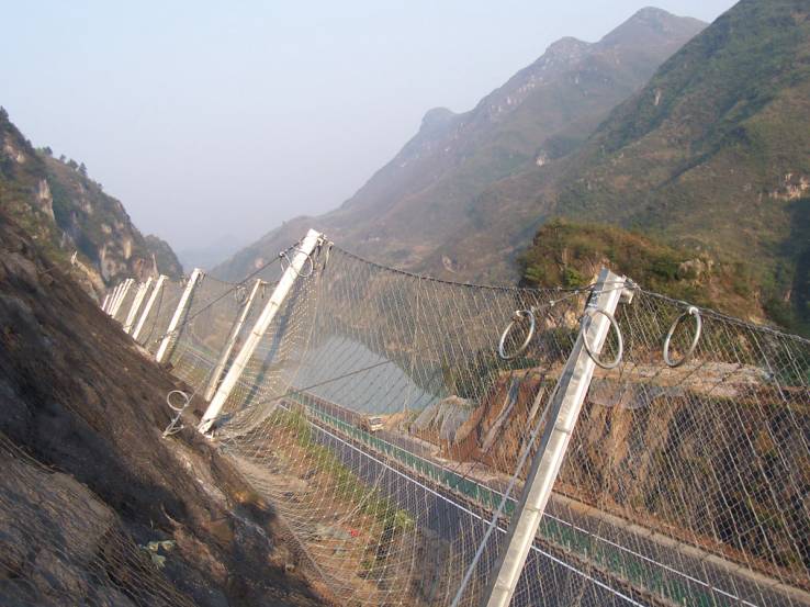 厂家批发包塑勾花网.包塑勾花网特色产品.包塑勾花网市场价格