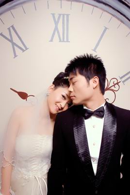 80后个性婚纱摄影|另类个性婚纱照|个性亮丽婚纱照 