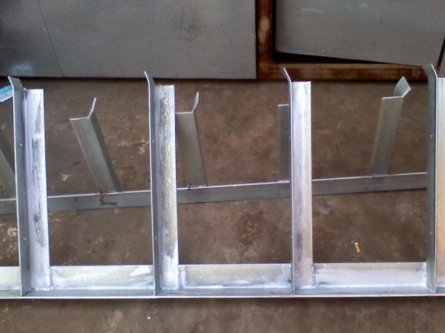 供应优质玻璃钢支架，专业生产钢铁电缆支架，钢支架洛阳龙祥