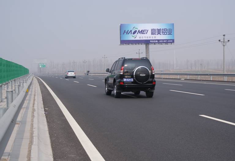 供应京津高速上行35公里处单立柱广告塔