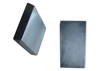 宁波日成磁材专业生产各种直径的圆形钕铁硼强磁