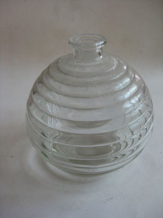 玻璃瓶生产集团，生产玻璃圆球，水晶玻璃瓶厂，乳液玻璃瓶，玻珠璃