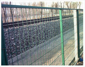 英昌迪供应商|护栏网厂|公路护栏网|铁路隔离栅|移动护栏网|体育围栏网