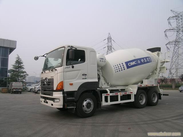 半挂液体油罐车/中国{zh0}的油罐车/不锈钢液体运输车