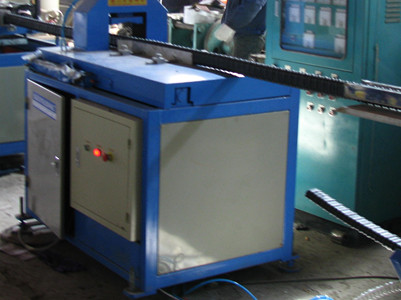 青岛海天一塑料机械--专业生产HDPE预应力管材生产线，塑料挤出机设备