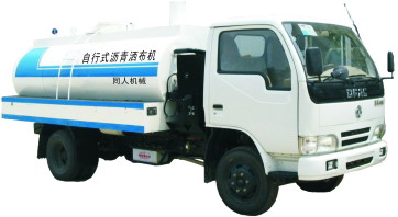 云南胜利公司沥青洒布车/拖式保温沥青撒布车，zzy，更环保