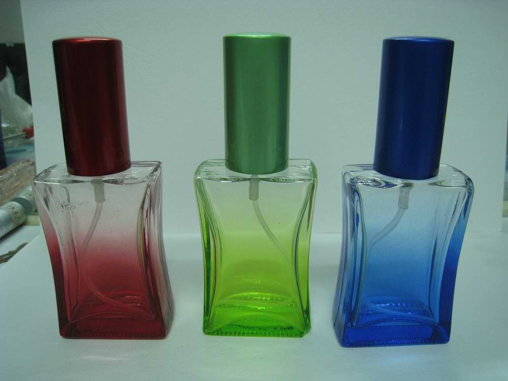 玻璃瓶连锁销售，生产巴黎香水玻璃瓶，贵夫人玻璃瓶，供应玻璃瓶盖