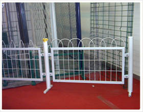 隔离栅，铁艺护栏网 ，折弯护栏，钢板网护栏