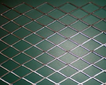 镀锌钢板网，喷塑钢板网，浸塑钢板网，钢板网护栏网