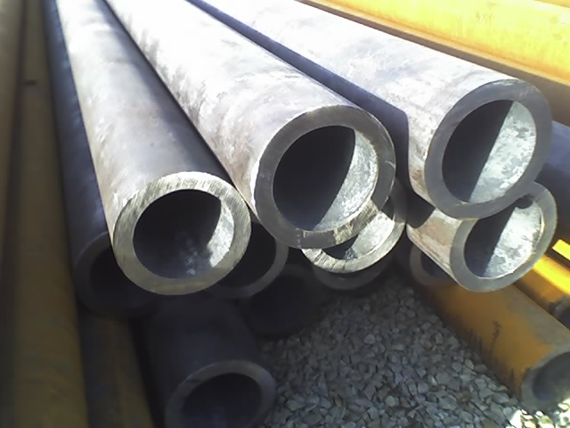 结构用Q235B热轧无缝钢管,厂价供应鞍钢钢管
