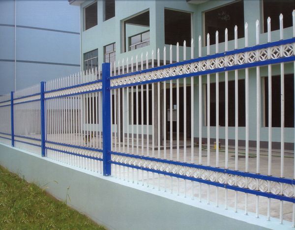 振邦护栏供应PVC护栏、彩色PVC院墙围栏，变压器围栏，环保，耐用坚固常新。空调百叶