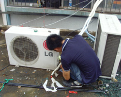 供应布心美的格力空调专业拆装0755-21521097供应布心空调专业维修、清洗