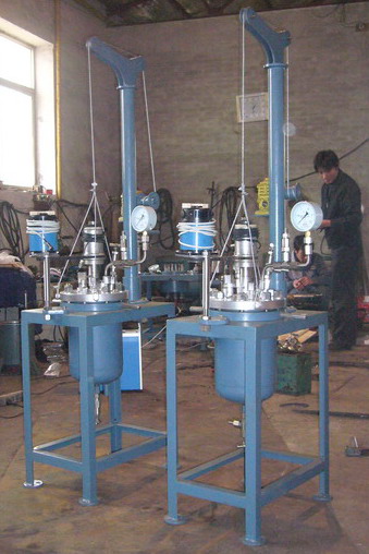 供耐高压磁力驱动搅拌器，生产高压釜，磁力反应釜，反应釜