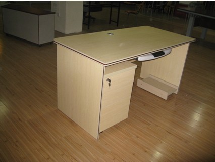 武汉世纪华泰办公家具，简易电脑桌，办公电脑桌价格