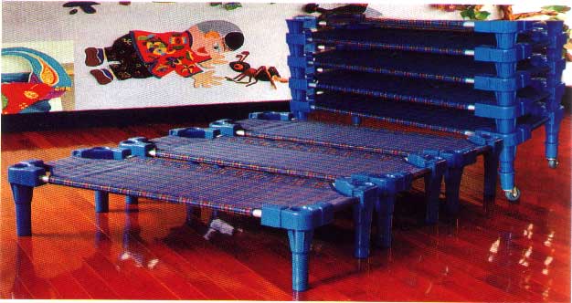 选购木制拆叠床玩具架到广西南宁康桥体育