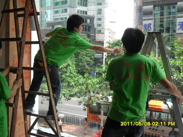 那有广州天河建筑幕墙玻璃贴膜，专业施工，质量有保证！隆泰玻璃贴膜
