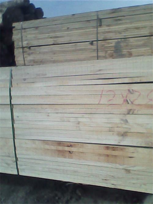 双日木业工地铁杉方料供应，工地辐射松方料，加工工地花旗木料料