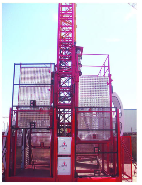 专业生产施工升降机、塔机标准节-济南东德建筑机械