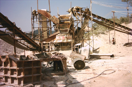 供应内蒙小型鄂式破碎机石头破碎设备石料生产线二手制砂生产线碎石机