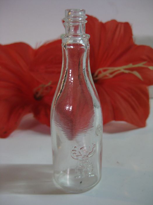 五角星香水玻璃瓶，红花油玻璃瓶，生产有色玻璃瓶，口服液玻璃瓶