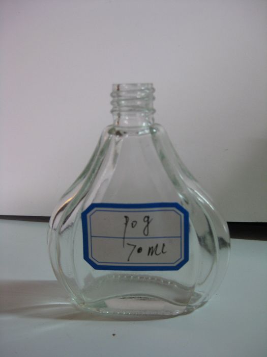 生产外贸玻璃瓶，异型香水玻璃瓶，车内香水瓶，油灯玻璃瓶，盐水瓶，