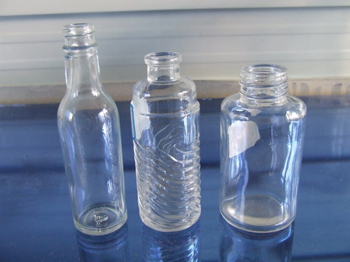 专业设计玻璃瓶，生产水晶玻璃瓶，供应异形酒瓶，乳液玻璃瓶厂，10m精油瓶
