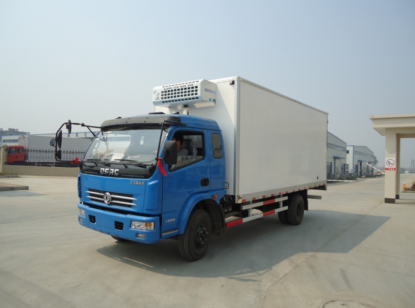东风排半冷藏车辆丨厢长5,75米的冷藏货车价格丨奶制品保鲜运输车辆