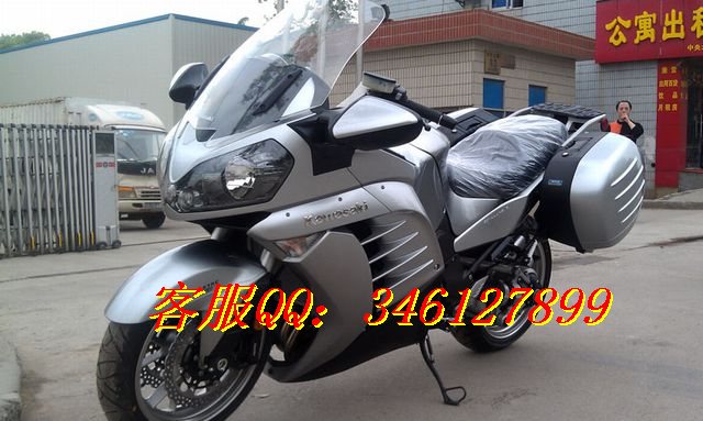 特价卖新款川崎 GTR1400摩托车