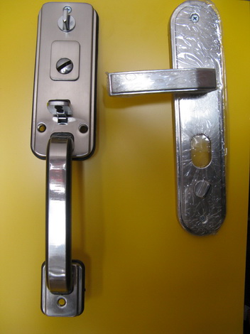 上海金盾防盗门 B级锁芯超越 安全售后厂家维修 