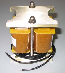 迪宝新发布的功放机环型变压器的磁场干扰极低