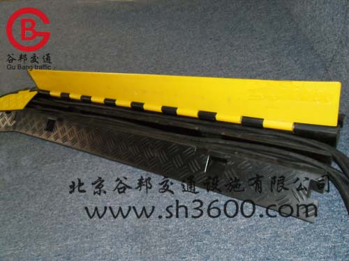 2吨线槽板_PVC线槽板_北京演出压线板_北京5孔线槽板