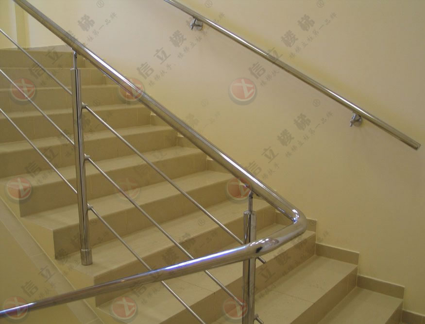 不锈钢楼梯扶手厂家直销，信立楼梯专业不锈钢楼梯扶手供应商